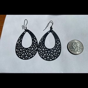 Black Dangling Earrings